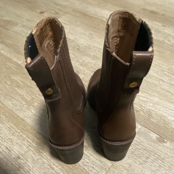 UGG CAMDEN BROWN ANKLE BOOTS SIZE 6 - Picture 10 of 10